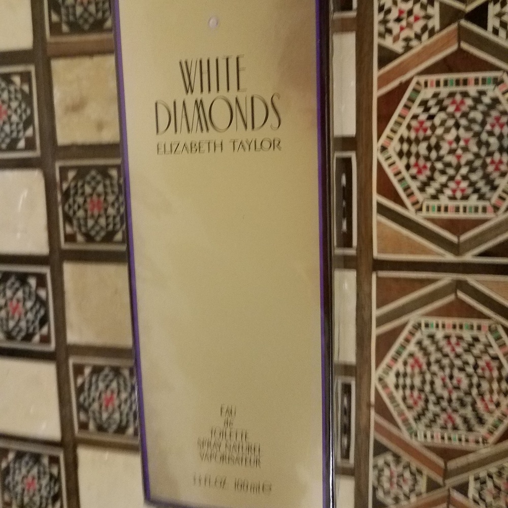 3.4 oz white diamonds